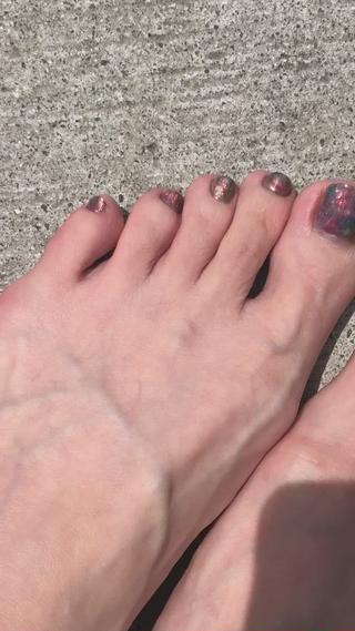 ⌘ Metallic Aurora Gradation ⌘

なんとも言えない
メタリックな色合いの
セルフペディキュア

𝒑𝒓𝒊𝒗𝒂𝒕𝒆 𝒏𝒂𝒊𝒍 𝒔𝒂𝒍𝒐𝒏 "𝕛𝕒𝕞𝕤𝕡𝕒𝕣𝕜"

平日の日中はベビーを
同室させていただいております
そのため通常よりお時間がかかる
場合がございます

あらかじめご了承お願いいたします。

ご不明な点などございましたら
お気軽にお問い合わせください　

Instagram"jamspark"

早めにご予約いただけると確実です

# ##nails #gelnail #naildesign #designnails#nuancenail #shellac #pedicure #footnail #auroranails #metallicnails #graduationnails #ネイル #ネイルデザイン#デザインネイル#ニュアンスネイル#ニュアンスアート #シェラック #ペディキュア #フットネイル #オーロラネイル #おしゃれネイル #大人ネイル #メタリックネイル #グラデーションネイル #爪育#爪に優しい #フィルイン#メタリックアートペン 