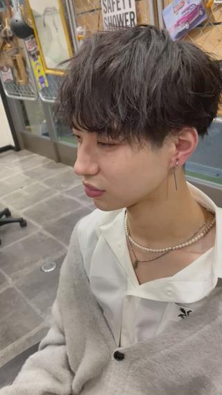 波打ちスパイラルマッシュ

お悩みに合わせたカットで一人一人セットしやすいように仕上げます!!
普段セットしない方でもナチュラルに仕上がる方法やこのようにかっこよくセットする方法どちらも伝えさせていただきますのでいつでもご予約お待ちしております(*^^*) 