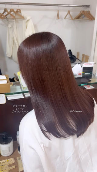 赤み𝑏𝑟𝑜𝑤𝑛
光に当たるとほんのり赤く発色します♪
暖色カラーに挑戦してみたい方におすすめのお色味です♡