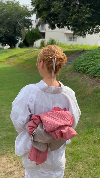 ボブアップヘア×浴衣

ご来店お待ちしております♡
Instagram：@miku.hairmake

福岡・高宮駅徒歩5分”bright”美容室＆ヘアメイク◎
20〜30代女性の「特別な日」を可愛くサポート
▧ 美容師歴10年
▧ ヘアセット＋着付けまとめてOK
▧ 早朝予約対応可能 