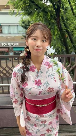 サイド編みおろし×浴衣

ご来店お待ちしております♡
Instagram：@miku.hairmake

福岡・高宮駅徒歩5分”bright”美容室＆ヘアメイク◎
20〜30代女性の「特別な日」を可愛くサポート
▧ 美容師歴10年
▧ ヘアセット＋着付けまとめてOK
▧ 早朝予約対応可能 