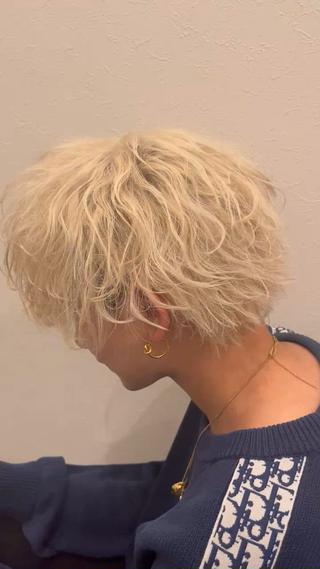 パーマかけてみたいけど、、、
似合うかわからない
あなたに似合うあなただけのヘアスタイルを
ヘアセットで再現します

名駅から徒歩10分
デートや大事な日
大事じゃない日でも
髪型からかっこいい1日を過ごしましょう 