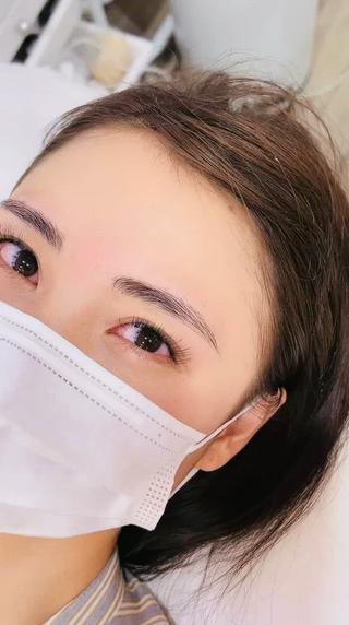 まつ毛エクステとハリウッドブロウリフト

根本から立ち上がるまつ毛エクステは
『Lカール』
存在感のあるお目元に仕上がります

ハリウッドブロウリフトは
毛流れ修正をしたあと
人肌ほどの温度のワックスをして
いらない毛を取り除きます 