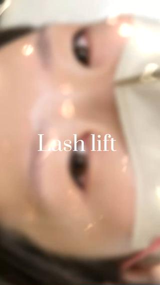 ラッシュリフトに挑戦するか悩んでる方は
こちらのBefore afterをご覧ください
するのとしないのは全然違います。
朝も楽。メイクも楽。
写真や鏡に映った自分がいつもより可愛いく見えます。 