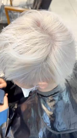 ショート カラー daiki 原宿のヘアスタイル