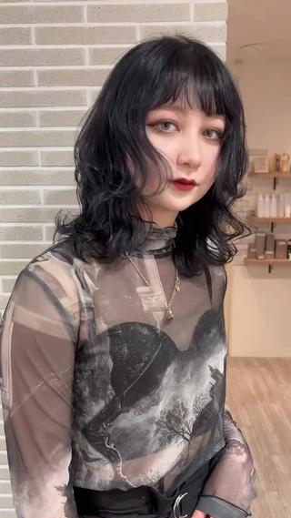 ブラックカラー/暗めカラー/ブリーチカラー/イルミナカラー/透明感カラー/ウルフカット/レイヤーカット 