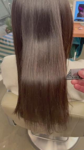 髪質改善ストレート
うねりも広がりも抑えてさっらっとツヤツヤ 