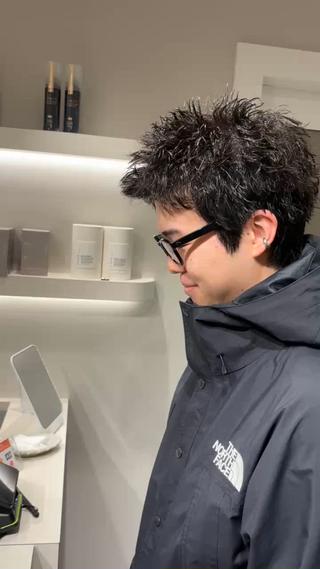 直毛で動かない髪をパーマでセットしやすく！
MIXパーマで長持ちです
 