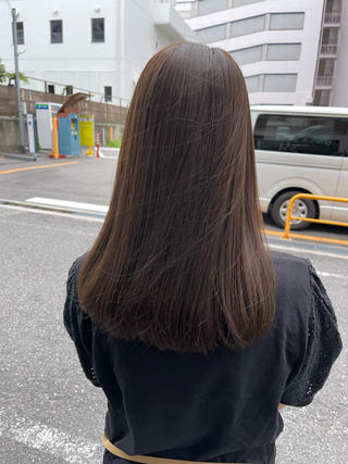 透明感のあるシナモンベージュカラー 