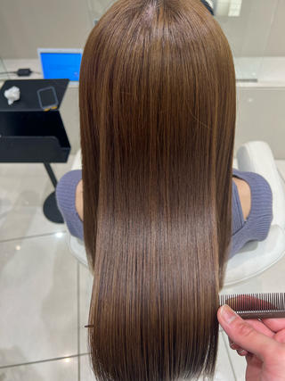 ロング ☃️顔周りレイヤー グレージュSHUTOのヘアスタイル