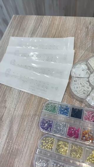 耳ツボジュエリーは、ひとつひとつ手作りでキラキラ仕上げています
お客様の「かわいくなりたい♡」「キレイになりたい♡」を全力でお手伝い
選ぶ時間も楽しくて、どの色にしようか迷っちゃうくらい
毎日がちょっとハッピーになるような、そんなジュエリーをお届けしています

#耳ツボジュエリー燕三条
#耳ツボジュエリー三条市
#耳ツボジュエリー燕市 