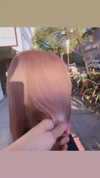 こちらはブリーチ2回の状態です
通っていただくと叶うカラーです 