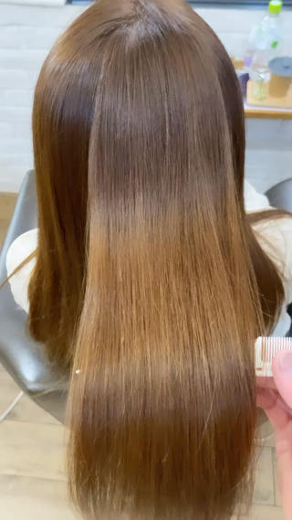 (after)
ブリーチ履歴のあるお客様のafter動画2デス
※もちろん手で乾かしただけデス
ブロー・アイロン無しデス 