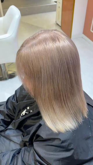 ホワイトベージュ
ブリーチ1~2回 