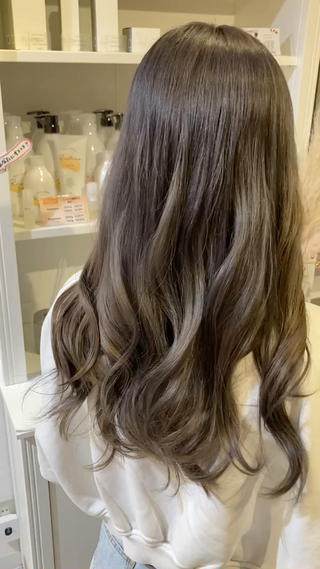 ロング 山﨑 まなかのヘアスタイル