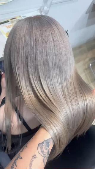 ホワイトベージュ 