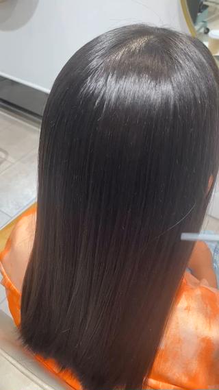 当店で縮毛矯正をされるとこんなにうる艶な髪の毛を手に入れれます(*^^*) 