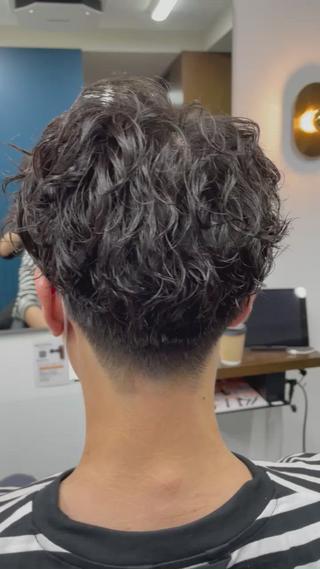 ショート パーマ メンズ 守屋 寿哉のヘアスタイル