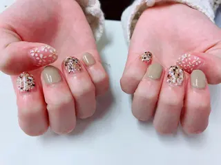 ネイル マツエク・マツパ 指名支持率NO.1 スタイリストのヘアスタイル