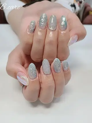 ネイル ビーケア自由が丘所属・えみ えみのネイルデザイン