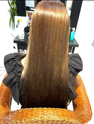 カラー DIFINO所属・林 星那のヘアスタイル