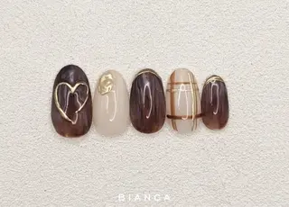 ネイル Bianca YOKOTANI🌻のネイルデザイン