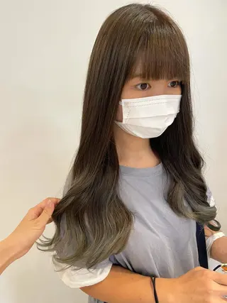 ロング カラー 佐藤 永夏のヘアスタイル