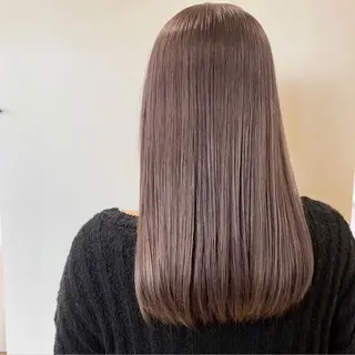 ロング 透明感カラー特化若山 結愛のヘアスタイル