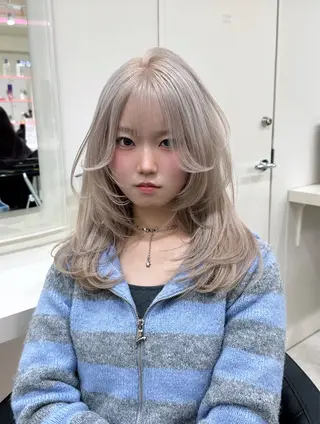 ロング カラー ヘアアレンジ 艶カラー/ハイトーン /レイヤーカットのヘアスタイル