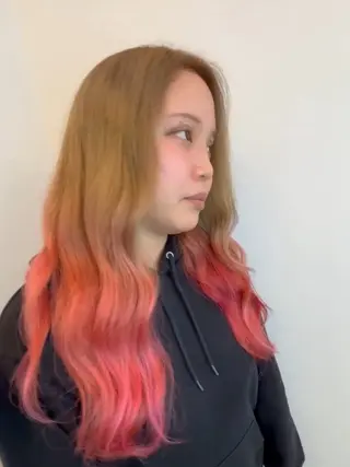 ロング WAVE所属・エクステ/ハイトーン 伊藤のヘアスタイル