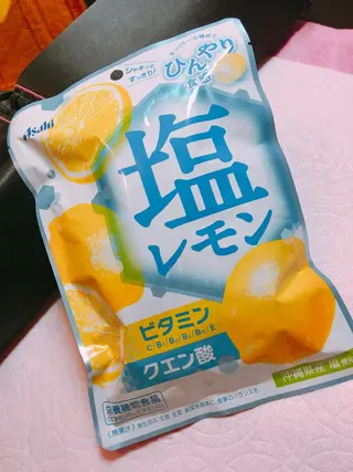 ネイル THECOLORS所属・近貞 莉奈のネイルデザイン