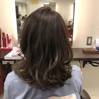 セミロング カラー 麻里 杏彩のヘアスタイル