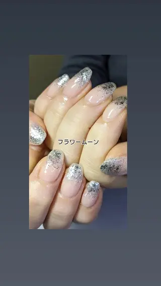 ネイル フラワー ムーンのネイルデザイン