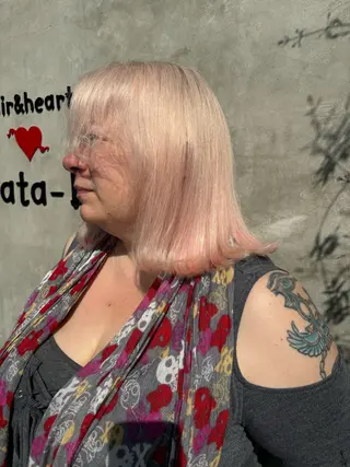 ミディアム 石川 舞のヘアスタイル