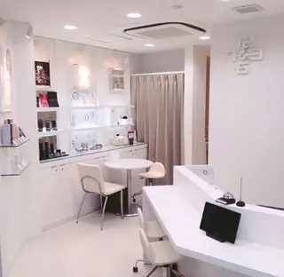 ポーラ心斎橋御堂筋店所属・小顔毛穴/POLA 心斎橋難波5分のエステ・リラクイメージ