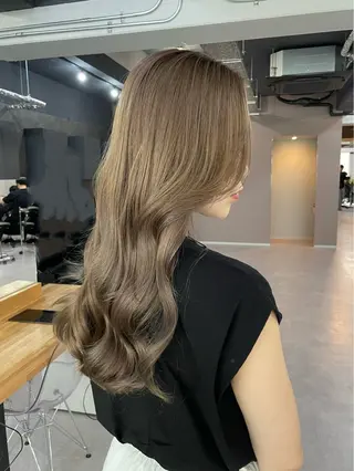 ロング カラー ミルクティーベージュ ❤︎レイヤー　MIAのヘアスタイル