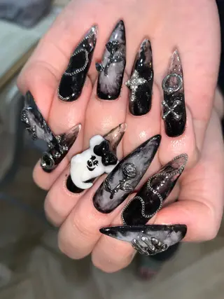 ネイル NES NAIL所属・さゆり￤推しキャラ ￤ロングネイル🩷のネイルデザイン