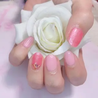 ネイル エステとネイル ローズコンフォートのネイルデザイン