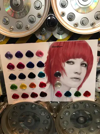 ミディアム カラー haco+所属・🌈派手髪エクステ ブレイズ🌈ひろとのヘアスタイル