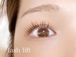 マツエク・マツパ Salon de milly ヨシザキの眉毛・アイブロウイメージ