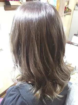 セミロング カラー 美容歴１８年以上🌈 山口のヘアスタイル