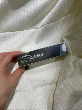 マツエク・マツパ アイブロウ 桑田 新菜のヘアスタイル