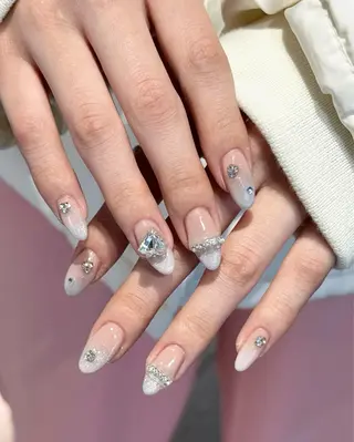 ネイル 🎀韓国レイヤー特化 🎀ベージュ/ミクのヘアスタイル