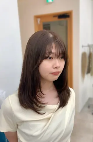 セミロング MEGULI所属・新田 琴美/ 透明感/レイヤーのヘアスタイル