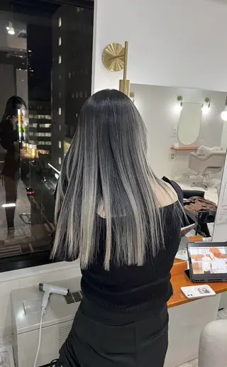 セミロング カラー ROBIN所属・指名数No.1 /NAOYAのヘアスタイル