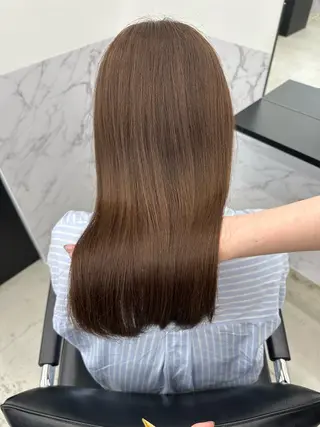 カラー 服部 しおんのヘアスタイル