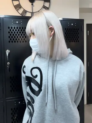 ミディアム カラー 柏井 陽菜のヘアスタイル