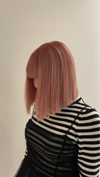 ショート カラー ブリーチ/髪質改善/ ハイトーン/暖色のヘアスタイル