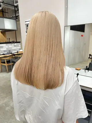 セミロング カラースペシャリスト ・齊藤 羽瑠輝のヘアスタイル