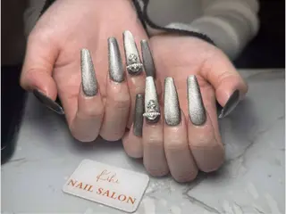 ネイル 💕鈴木ユリ パラジェル/オフ無料のネイルデザイン